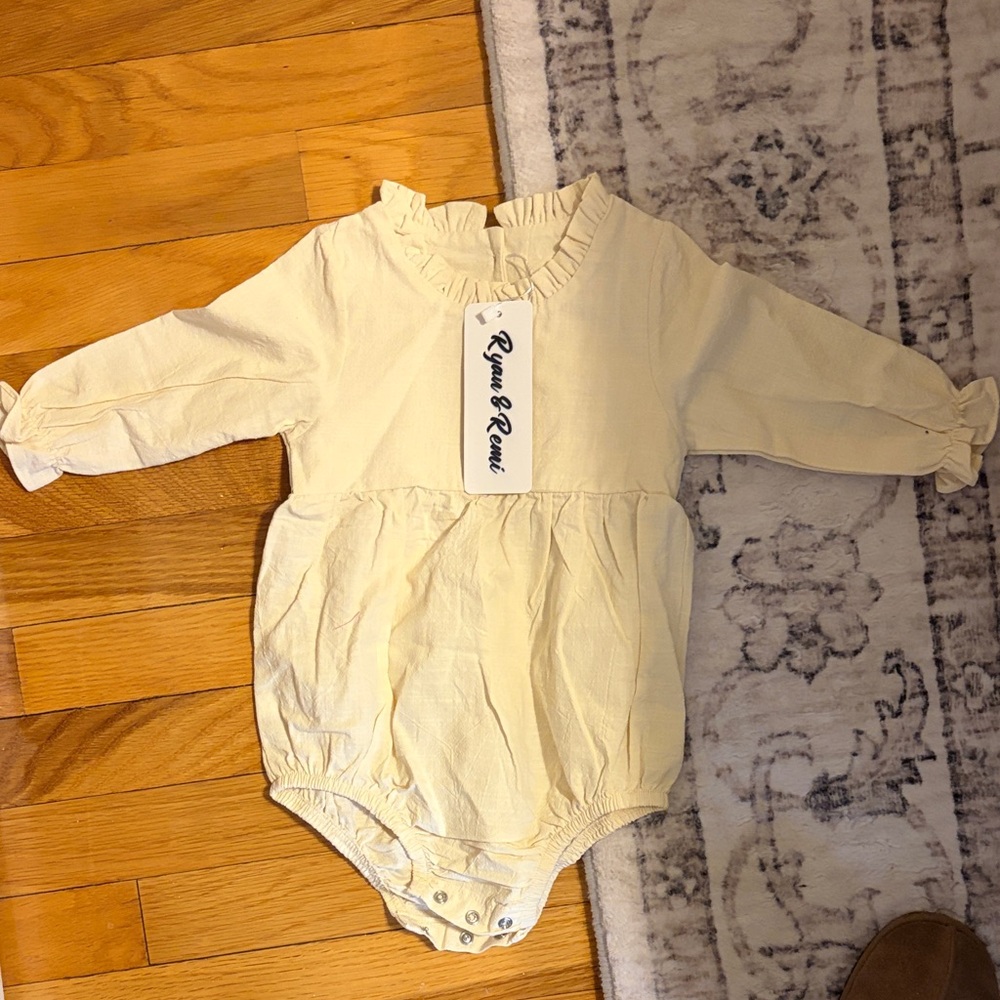 🚨NWT RYAN AND REMI Crème Linen Long-Sleeve Baby Romper